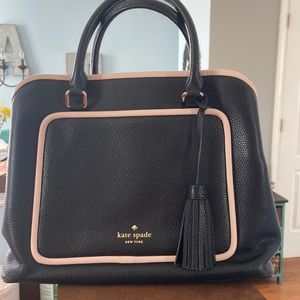 Kate Spade pocketbook in great condition.